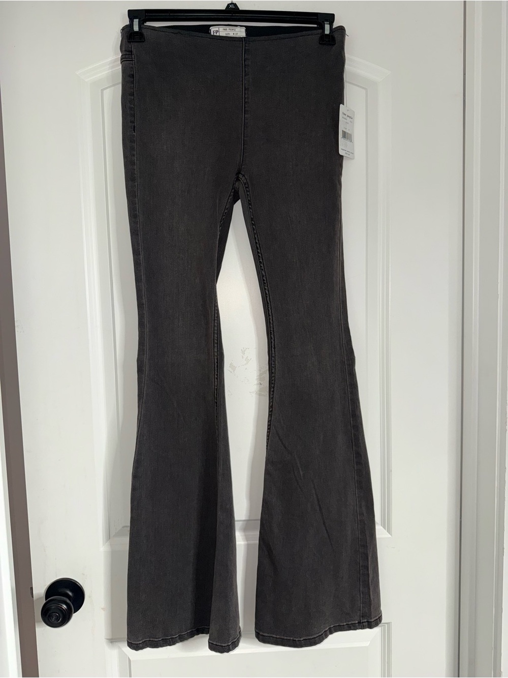 Free People NWT Penny Flare Stretch Jeans - Picture 2 of 3